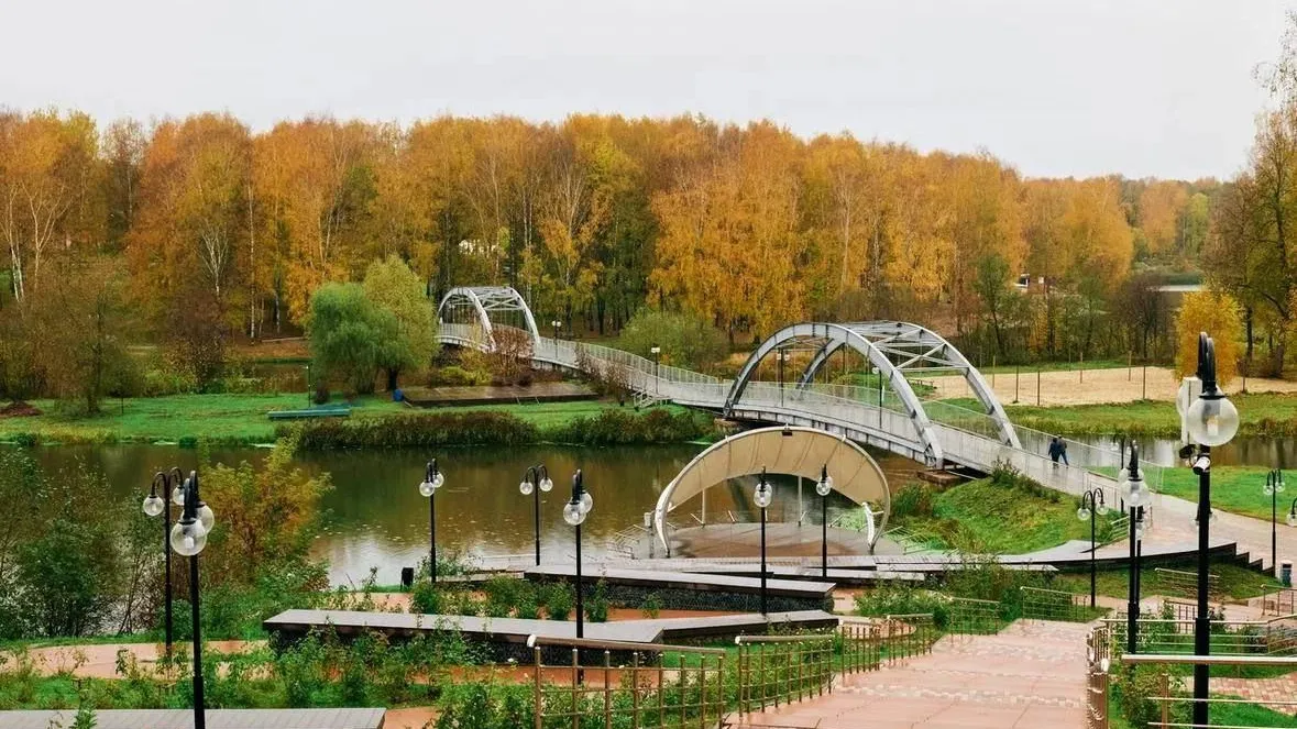 Парк в клину. Сестрорецкий парк в Клину. Отрада парк Клин. Парк времена года Клин. Парк в Клину новый.