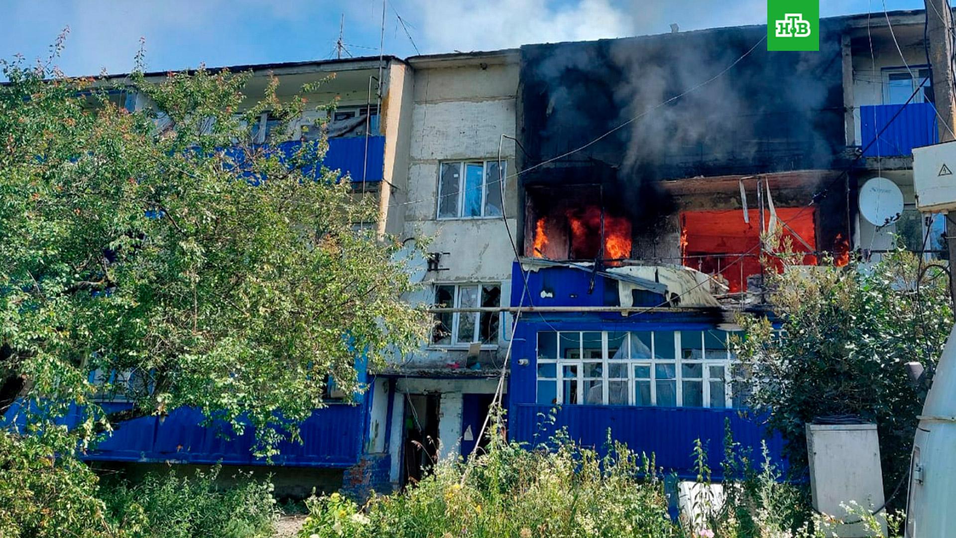 Хомутовка курская область обстрел сегодня. Пожары в жилых домах. Многоэтажные дома. Пожар в многоквартирном доме. Пожар дома.