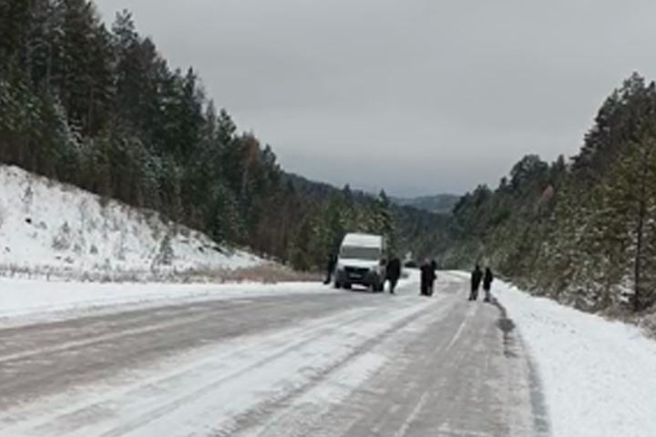 Автобусы сбились с маршрута до удаленного села в Хакасии