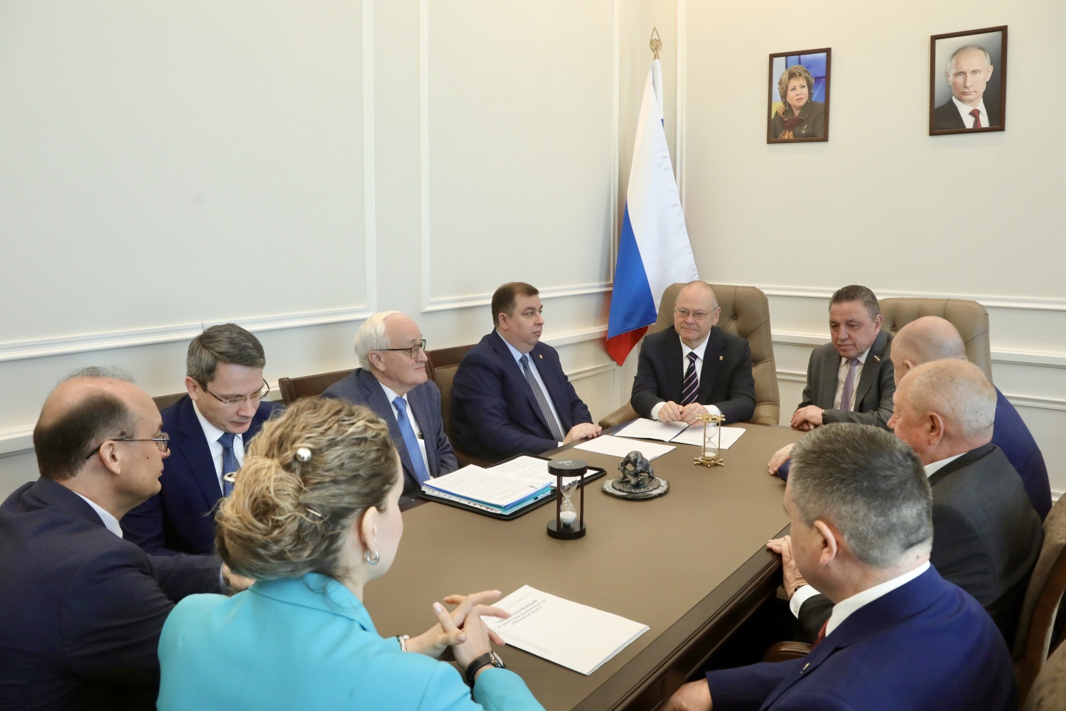 Олег Мельниченко проинформировал Вячеслава Тимченко о социально-экономическом развитии региона