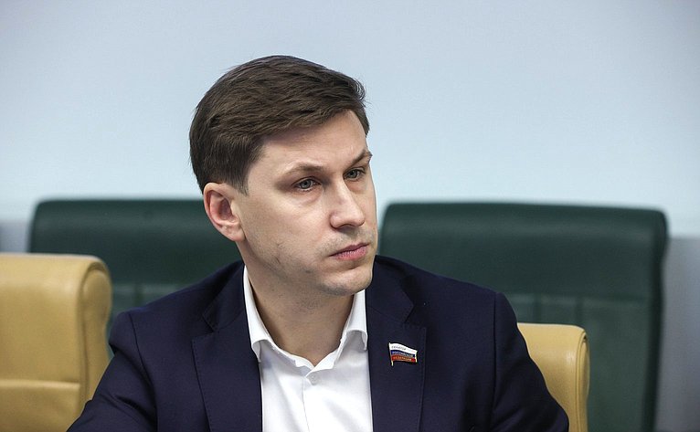 Иван Новиков