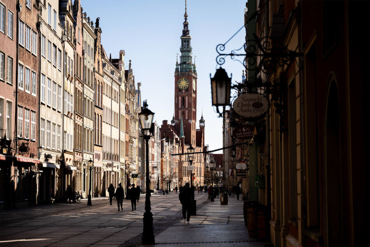 Варшава италия. Температура в варшаве. Польша архитектура варшава. Центральный район столицы варшавы - старо място. Варшава улочки.