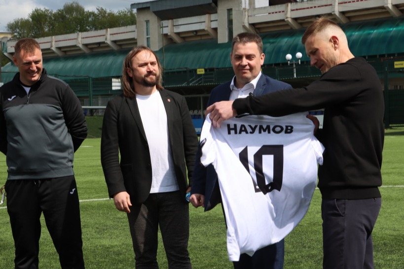 Дмитрий Наумов обсудил с футболистами и тренерами «Торпедо» планы на сезон
