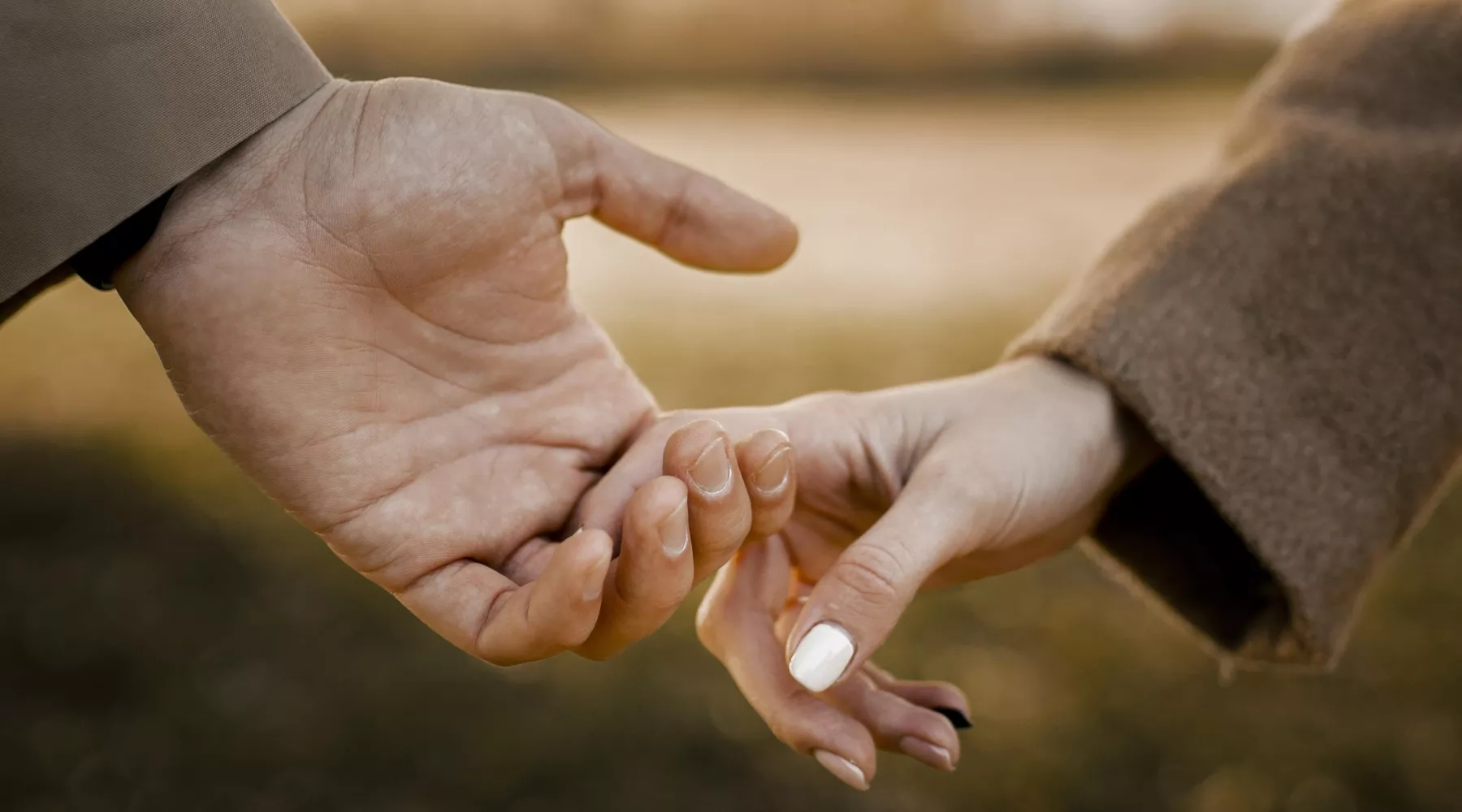 Руки. Любовь. Пара. Брак. Развод