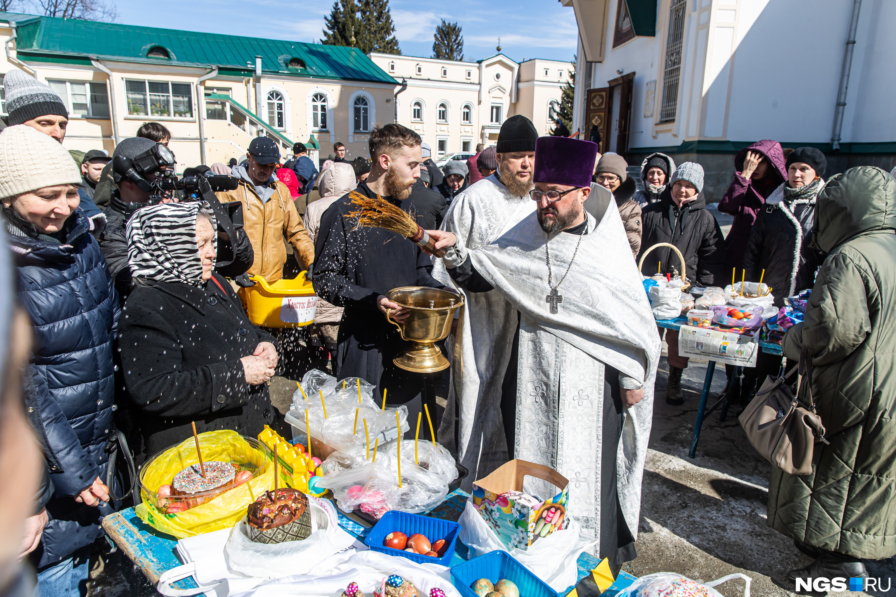 храм из куличей