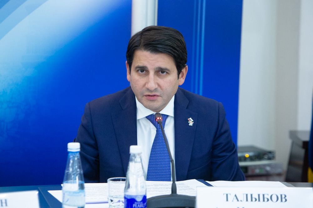 председатель Совета Азер Талыбов