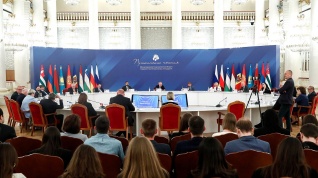 В ГД прошел Международный парламентский форум СНГ «Пушкинские чтения»