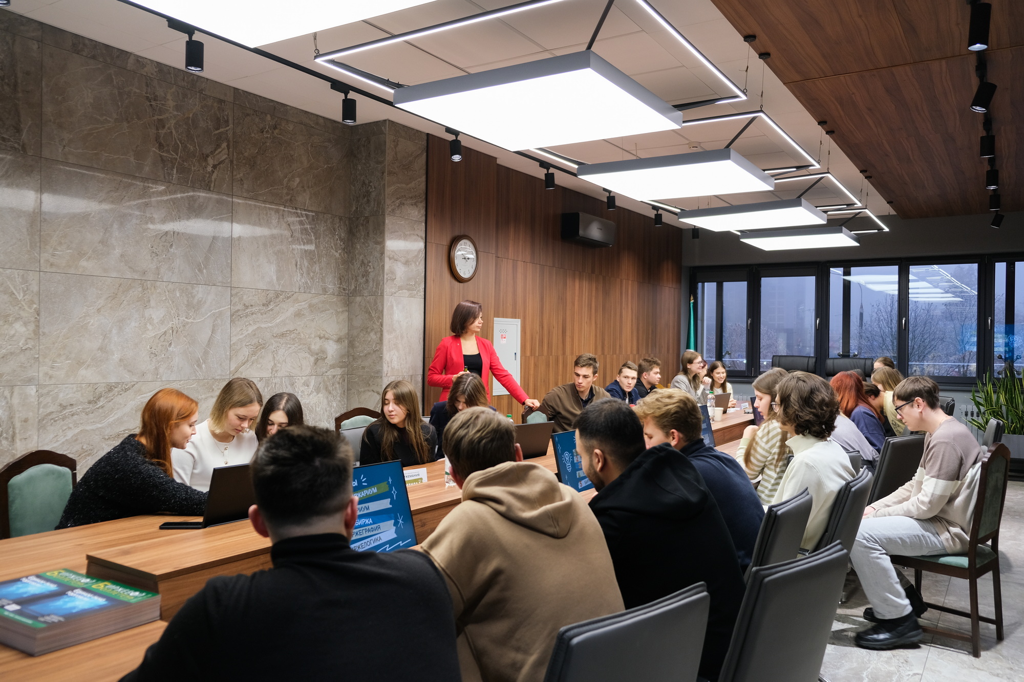 Студенты факультета международных отношений БГУ приняли участие в интеллектуальной игре «Биржемания», организованной БУТБ