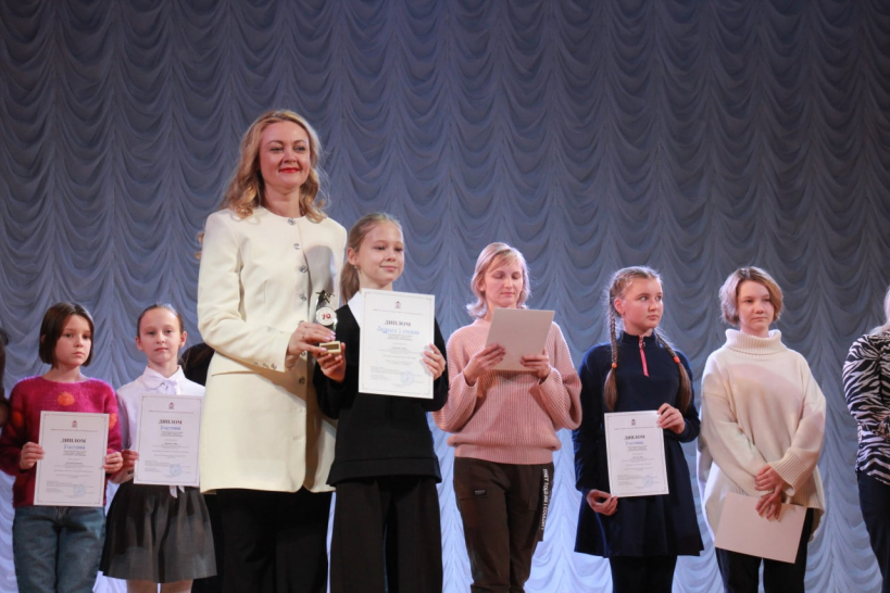 Надежды бизнеса. Жуковское притяжение конкурс 2024. Жуковское притяжение конкурс 2024. Торт для юной художницы фото. Выставка молодых художников мосх.