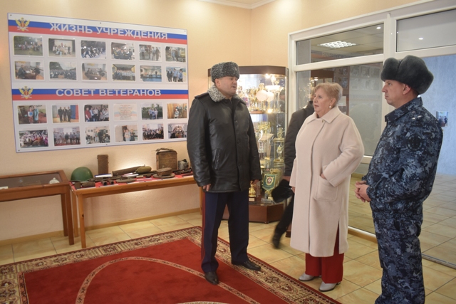 Исправительную колонию № 7 посетили Уполномоченный Омской области по правам человека Ирина Михайловна Касьянова и начальник отдела по гражданским социально-экономическим правам и правам ребенка Аппарата Уполномоченного Сергей Мелехин