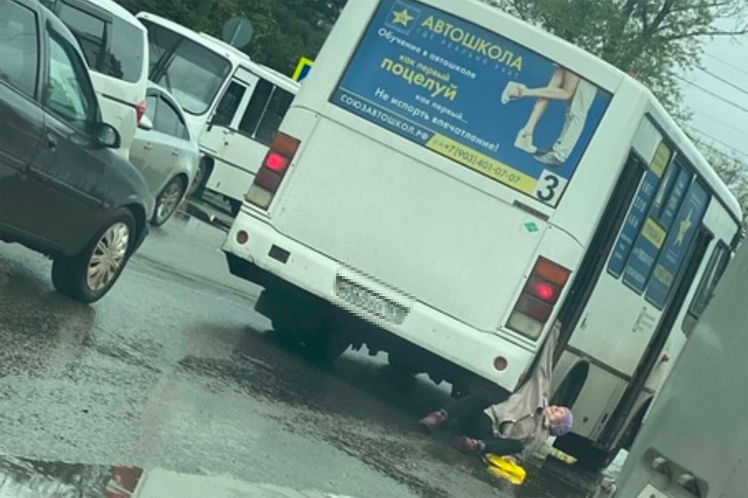 автобус с улыбающимися детьми инцидент