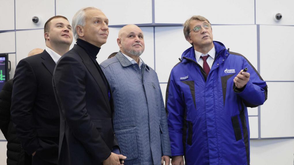 Министр энергетики, губернатор и председатель «Газпром нефти» посетили Омский НПЗ