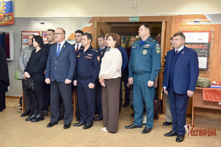 Орловские росгвардейцы приняли участие в открытии патриотической выставки