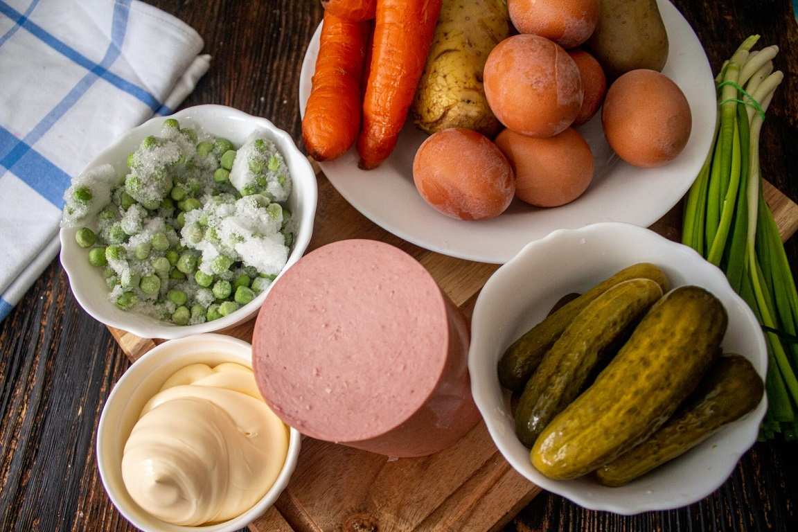 Оливье и «шуба» лидируют в списках и самых любимых, и самых надоевших новогодних блюд