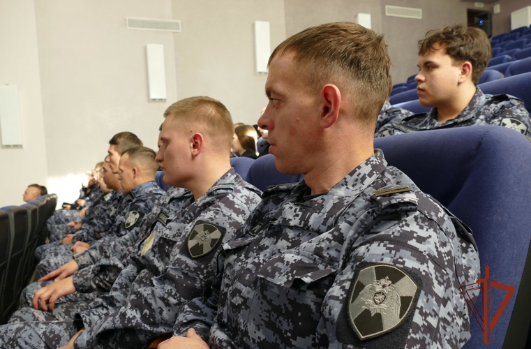 Руководство ТУ Росгвардии встретилось со слушателями Омской Академии МВД России