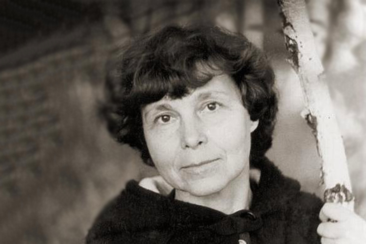 «Тончайшее чутье Назиба Жиганова угадало в пианистке Софии Губайдулиной композитора, и ректор отправил ее учиться в Москву. Через много лет Алмаз Монасыпов сказал о ней, что это «ракета-носитель» татарской музыки.