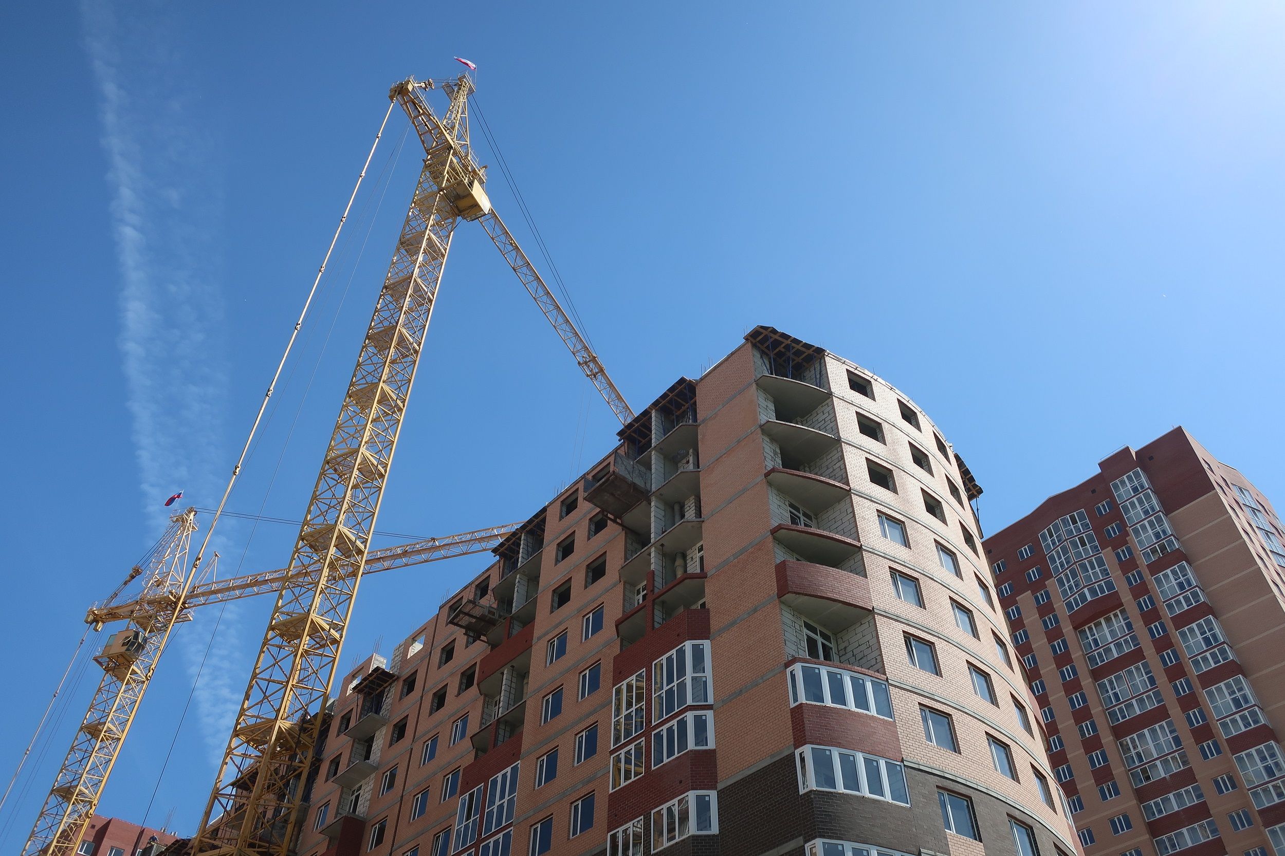 Ростов на дону стройки. Сму-1 ростов-на-дону. Строительство многоэтажного дома. Строительство в ростове на дону. Ворошиловский мост демонтаж.