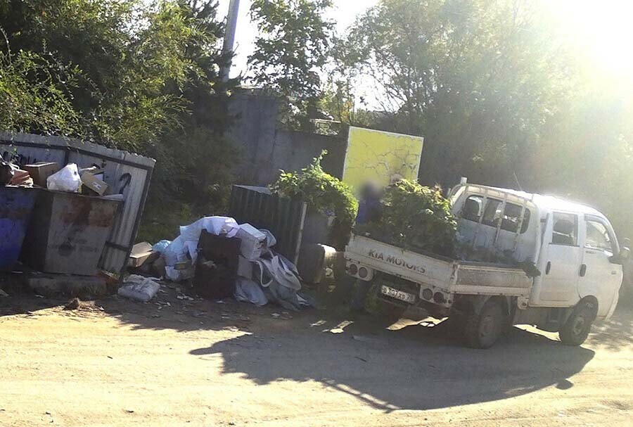 Камеры запечатлели неблаговидный поступок благовещенца