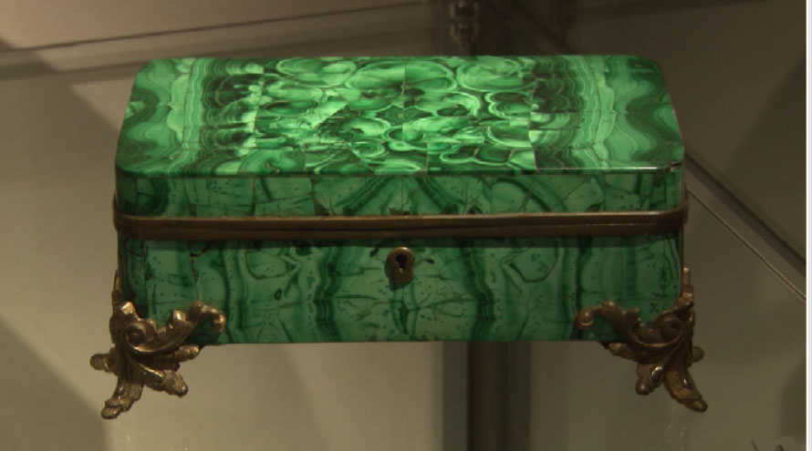 Изделия в технике «русской мозаики» представили в музее ИЗО