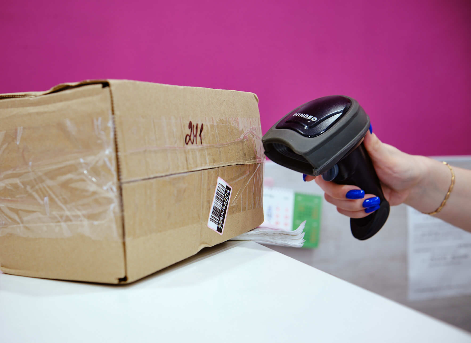 Как выбрать сканер штрих-кодов для ПВЗ