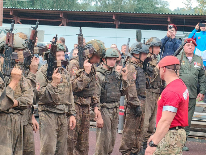 В день образования специальных отрядов быстрого реагирования Росгвардии офицер СОБР 