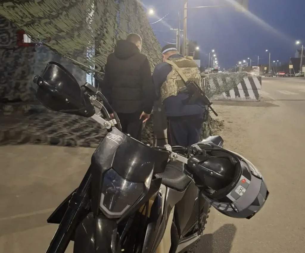 В Курской области полицейские задержали 17-летнего мотоциклиста без прав