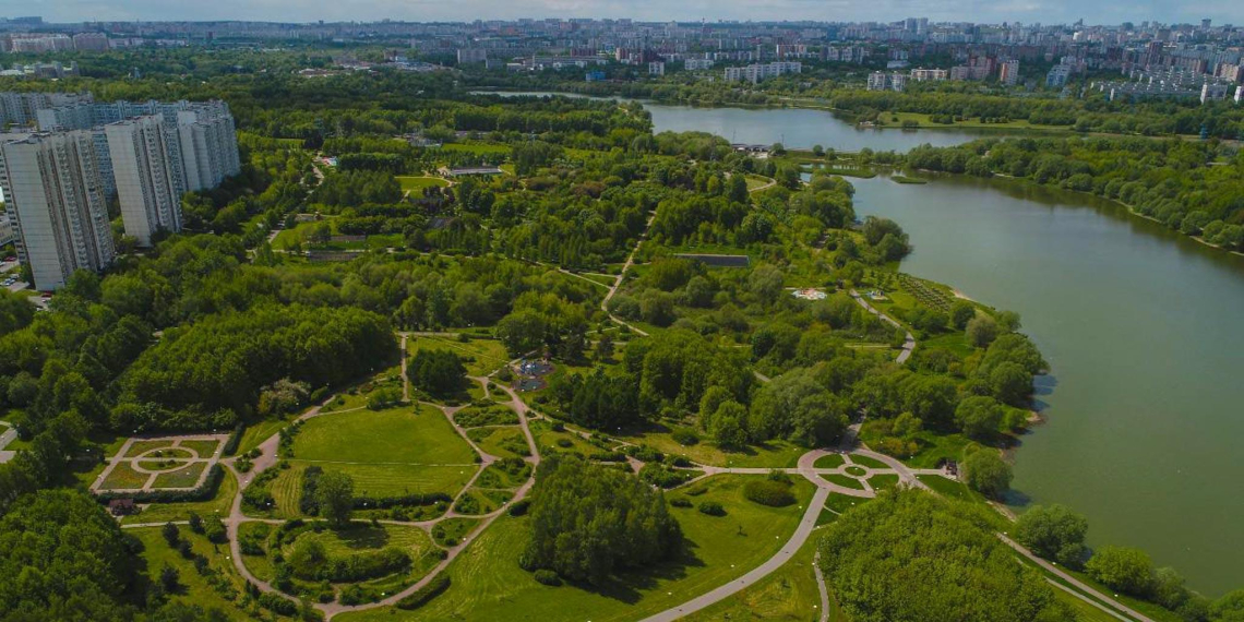 Куда сходить в борисово. Орехово борисово борисовские пруды. Парк горького москва фото. Куда можно пойти на выходных. Куда сходить в борисово.