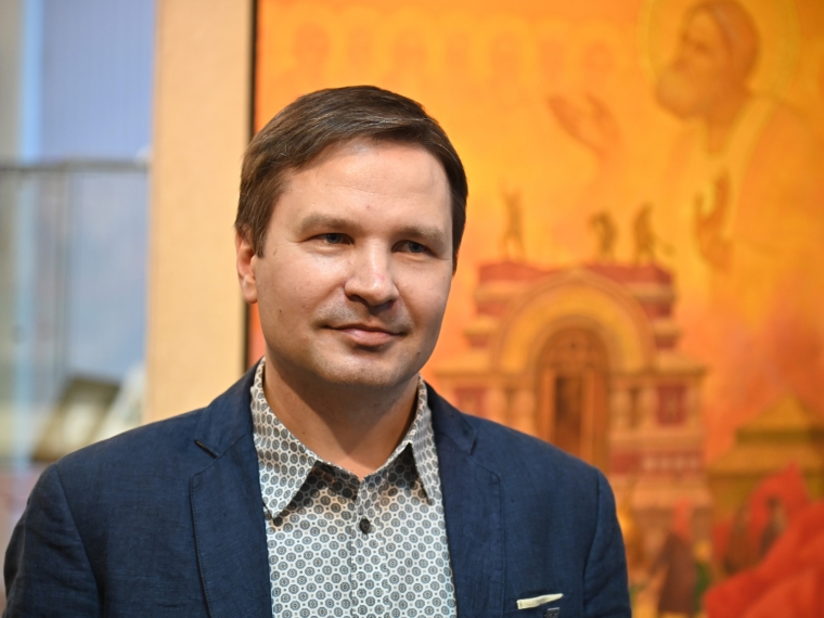 В Омске лучшим живописным произведением 2025 года признана работа «Затмение» Сергея Лисицы 