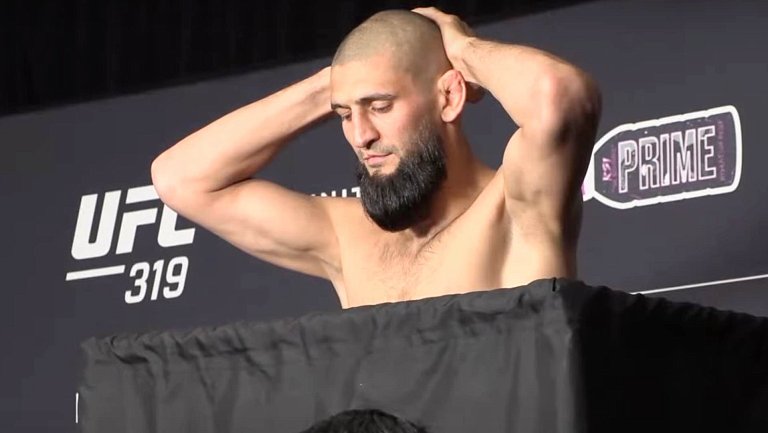 Хамзат Чимаев сделал вес перед боем с Дрикусом Дю Плесси на UFC 319