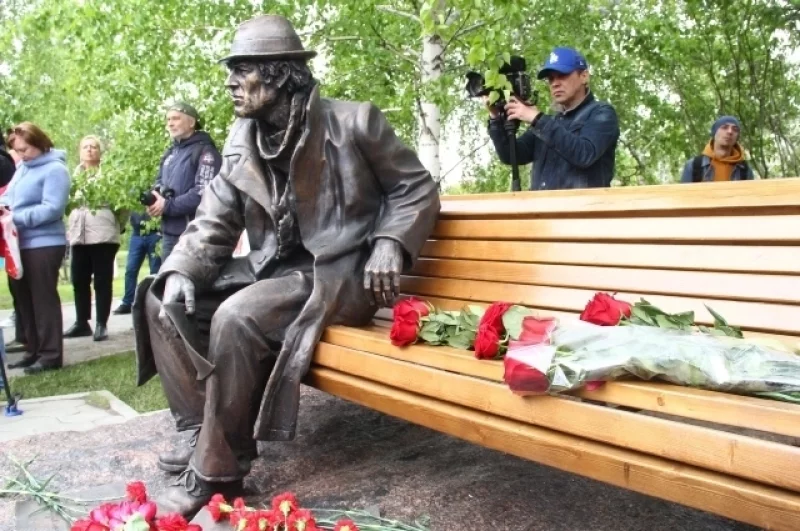 Гости мероприятия восторгались памятником.