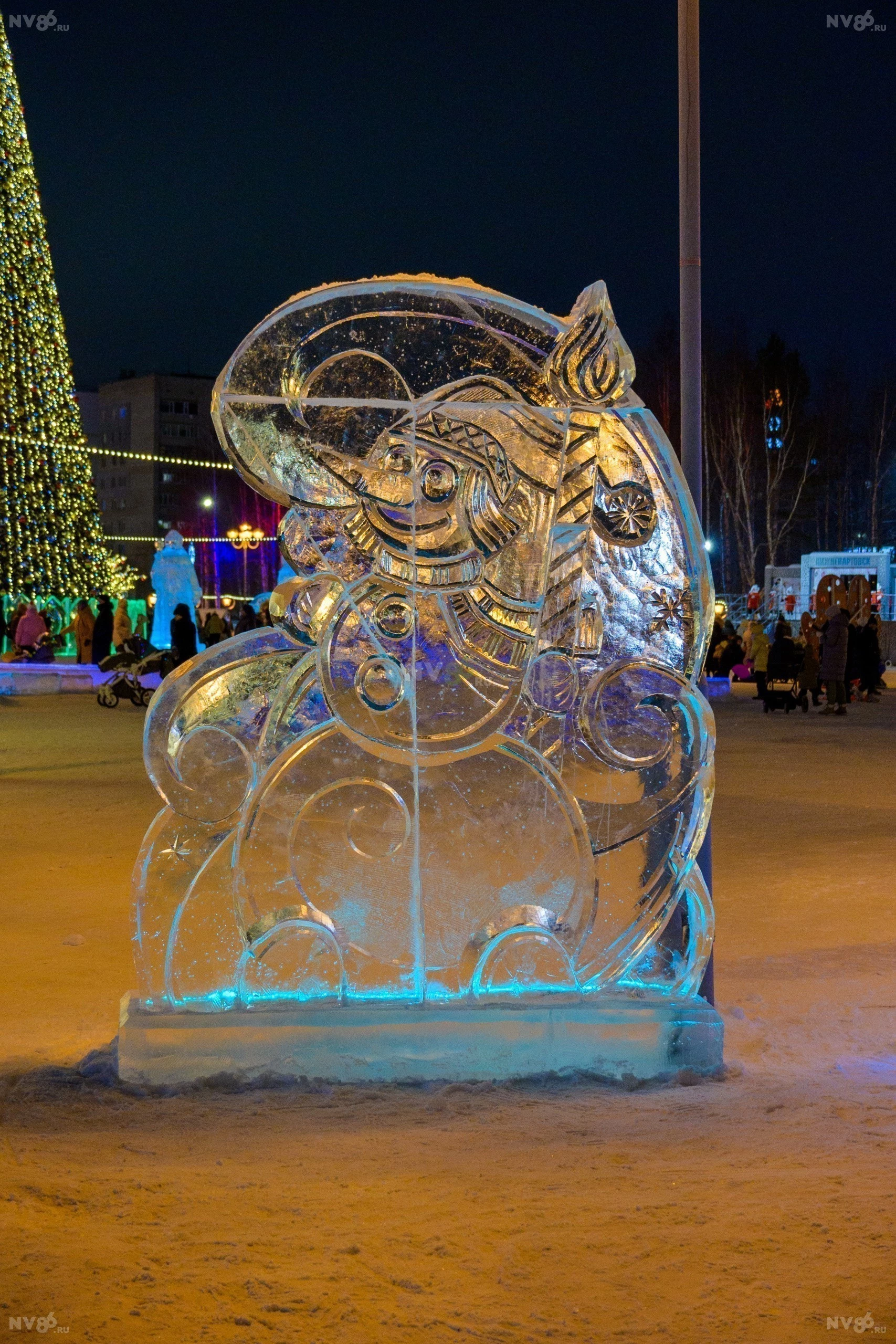 В Нижневартовске торжественно открыли ледовый городок. ФОТО