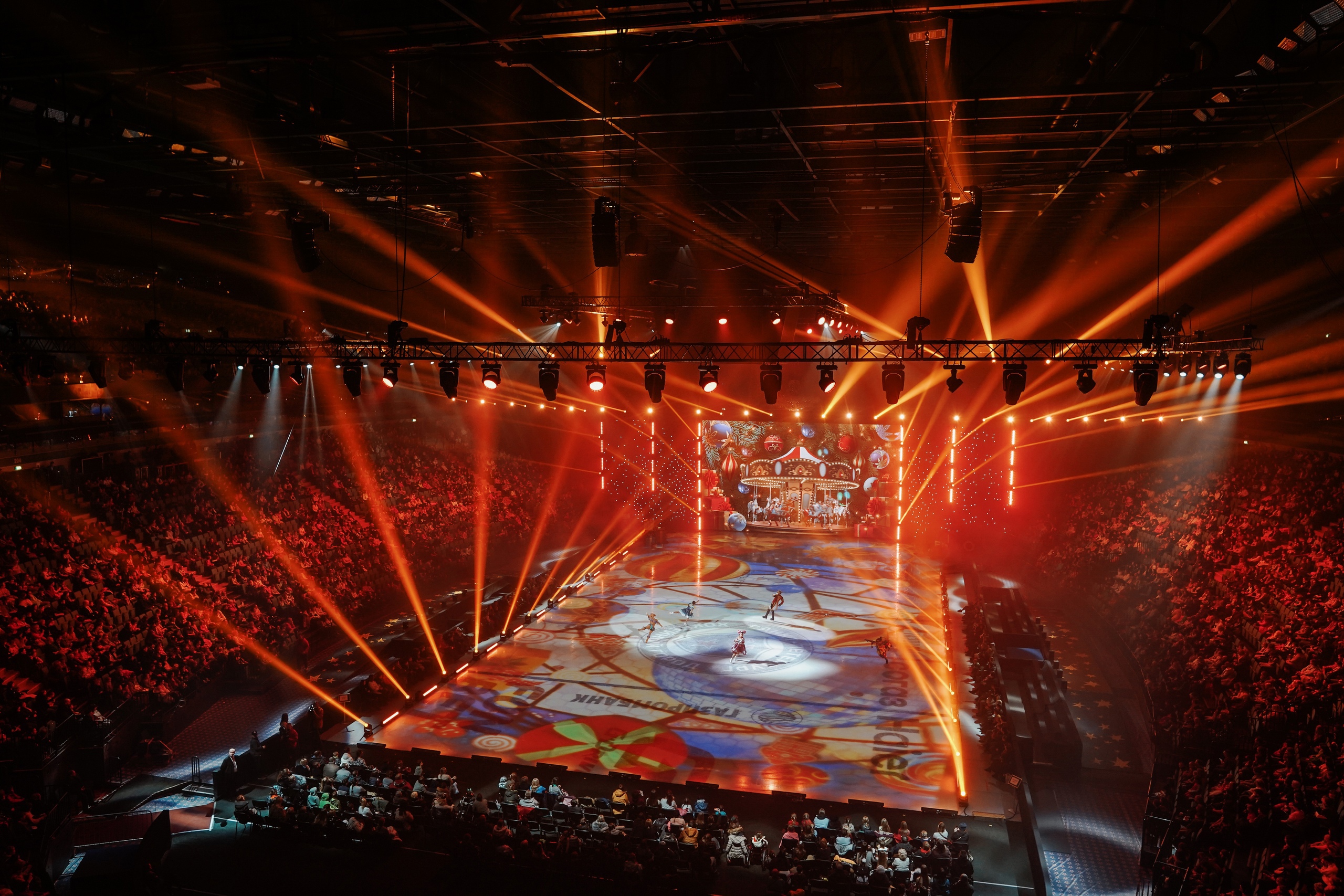 Настоящий щелкунчик. Настоящий щелкунчик ледовое шоу. Щелкунчик ледовый дворец казань. Сибирь арена щелкунчик. Настоящий щелкунчик на льду.