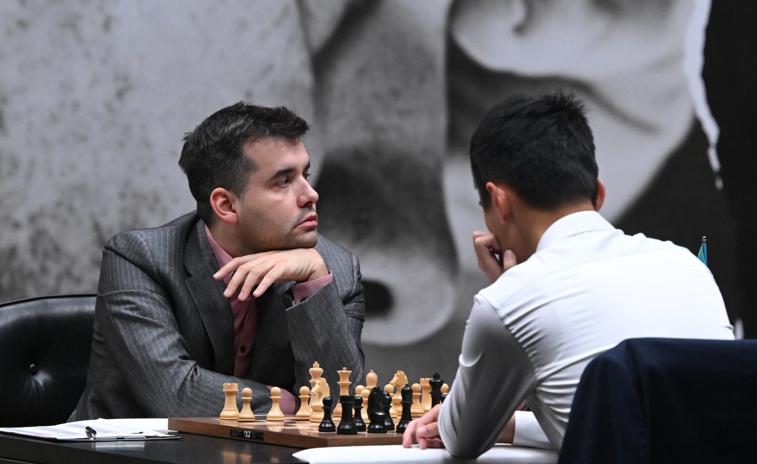 Алехин эйве 1937. 5 партия шахмат. Каталон шахматы дебют. Ферзевый фланг. Магнус карлсен партии в шахматы.