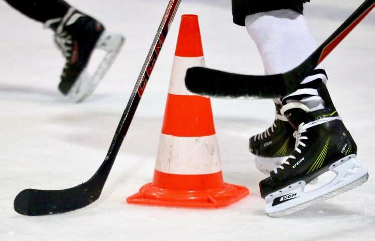 В Белоруссии поведение российских хоккеистов, оставивших награды на льду, назвали неприемлемым