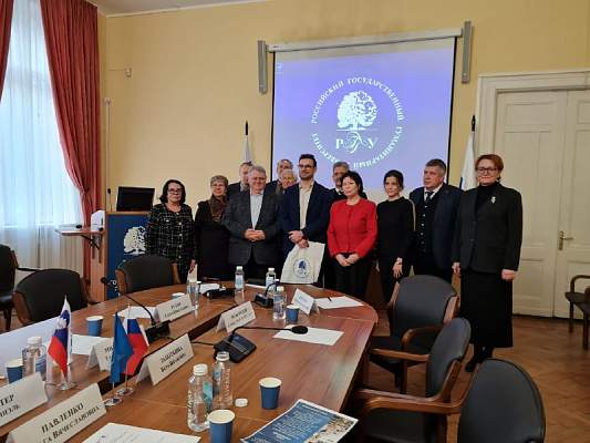 В РГГУ состоялась встреча с Даниэлем Ситером