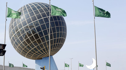 Скульптура Globe Roundabout в Джидде, Саудовская Аравия