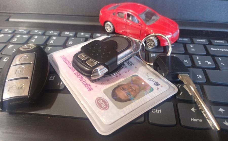 фото KONKURENT | Станет законом. МВД предъявило права всем российским водителям