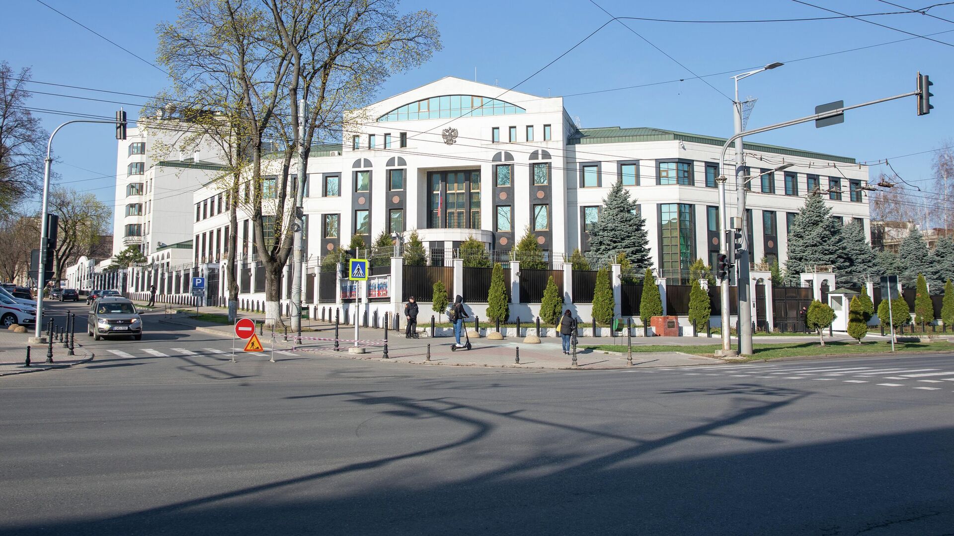 Посольство РФ: шаг молдавских властей подрывает основу двусторонних отношений - Sputnik Молдова, 1920, 06.11.2025