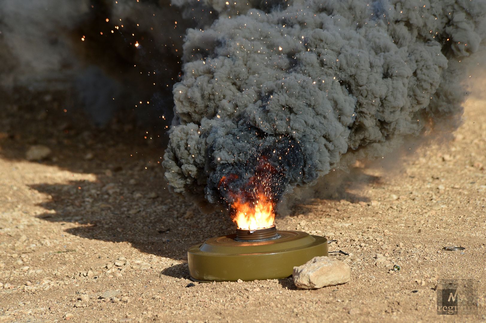 издай звук взрыва