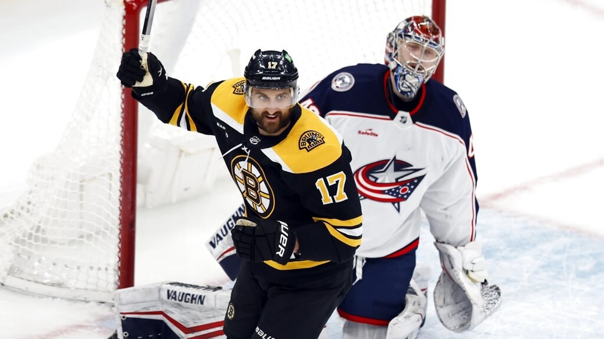 хоккеист. нхл – коламбус блю джекетс. коламбус блю джекетс бостон брюинз 3 января. Boston bruins - columbus blue jackets. лукич бостон нхл.