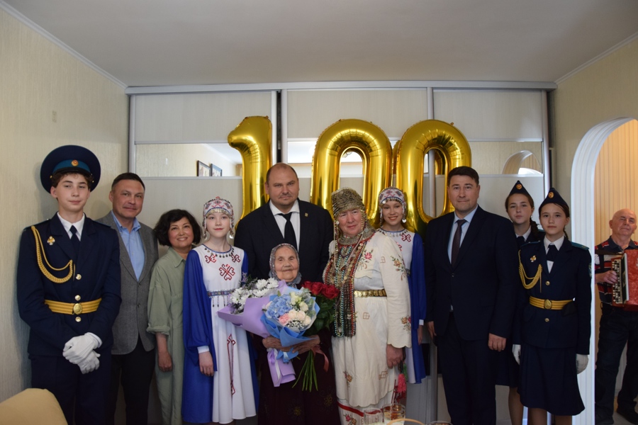 Участнику строительства Сурского и Казанского оборонительных рубежей Юлии Ермолаевой исполнилось 100 лет
