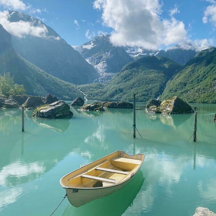 11. Маурангер, Норвегия. Голубовато-зеленая вода поступает из ледника