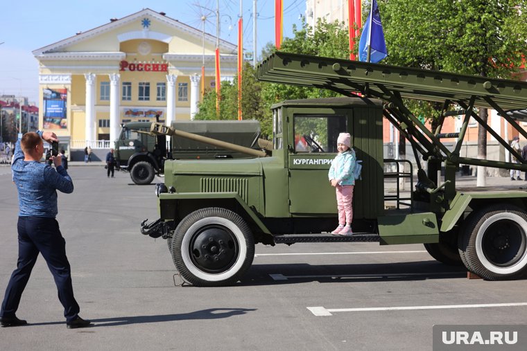 В личном автопарке сенатора есть легендарная «Катюша» и десятки других военных машин