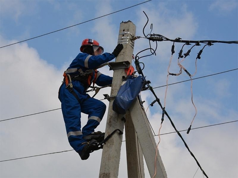 Непогода оставила без электричества жителей нескольких районов Костромской области