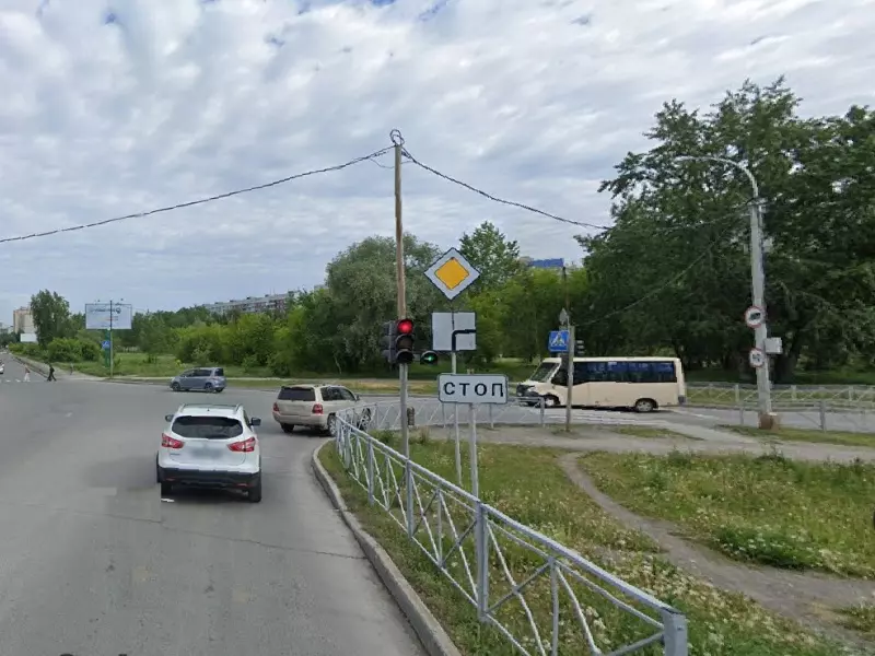 Сервис 2ГИС ввел новую функцию: теперь в его навигаторе появились предупреждения об аварийно-опасных участках на дорогах Новосибирска. Всего в городе выявлено 44 участка концентрации ДТП.