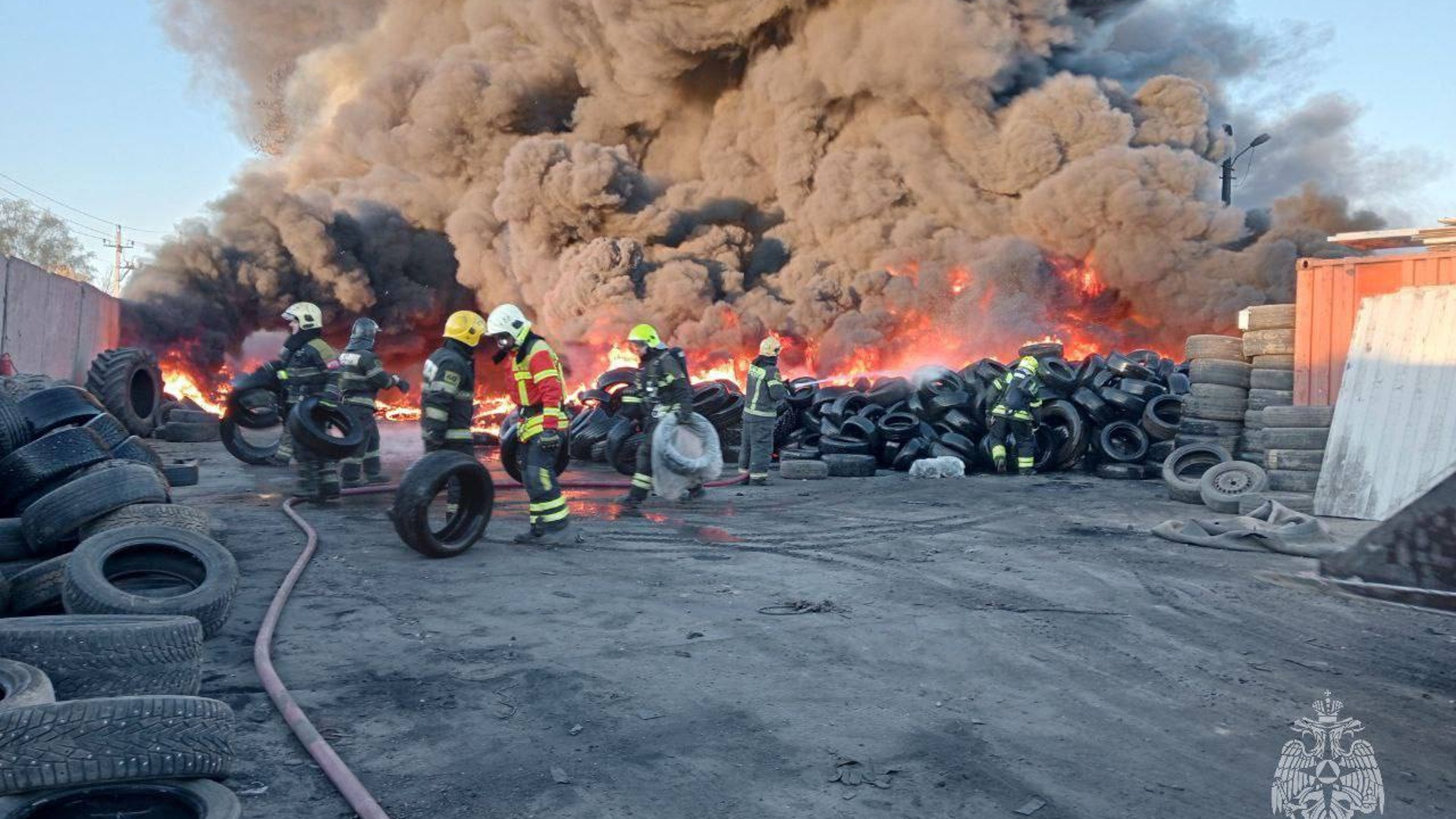 Тула пластик горит. Тула пластик горит. Сжигание загрязненных материалов. Вчерашний пожар в иваново. Тула пластик горит.