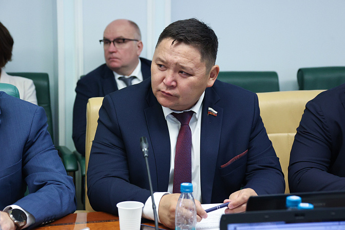 сенатор шолбан кужугет