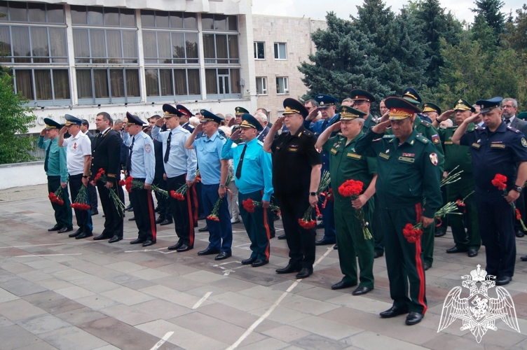 Ростовские росгвардейцы приняли участие в памятных мероприятиях