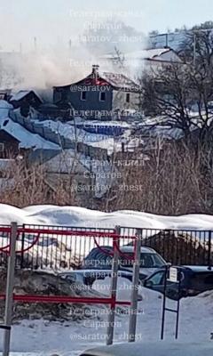 В Саратове на 1-й Дачной горел частный сектор