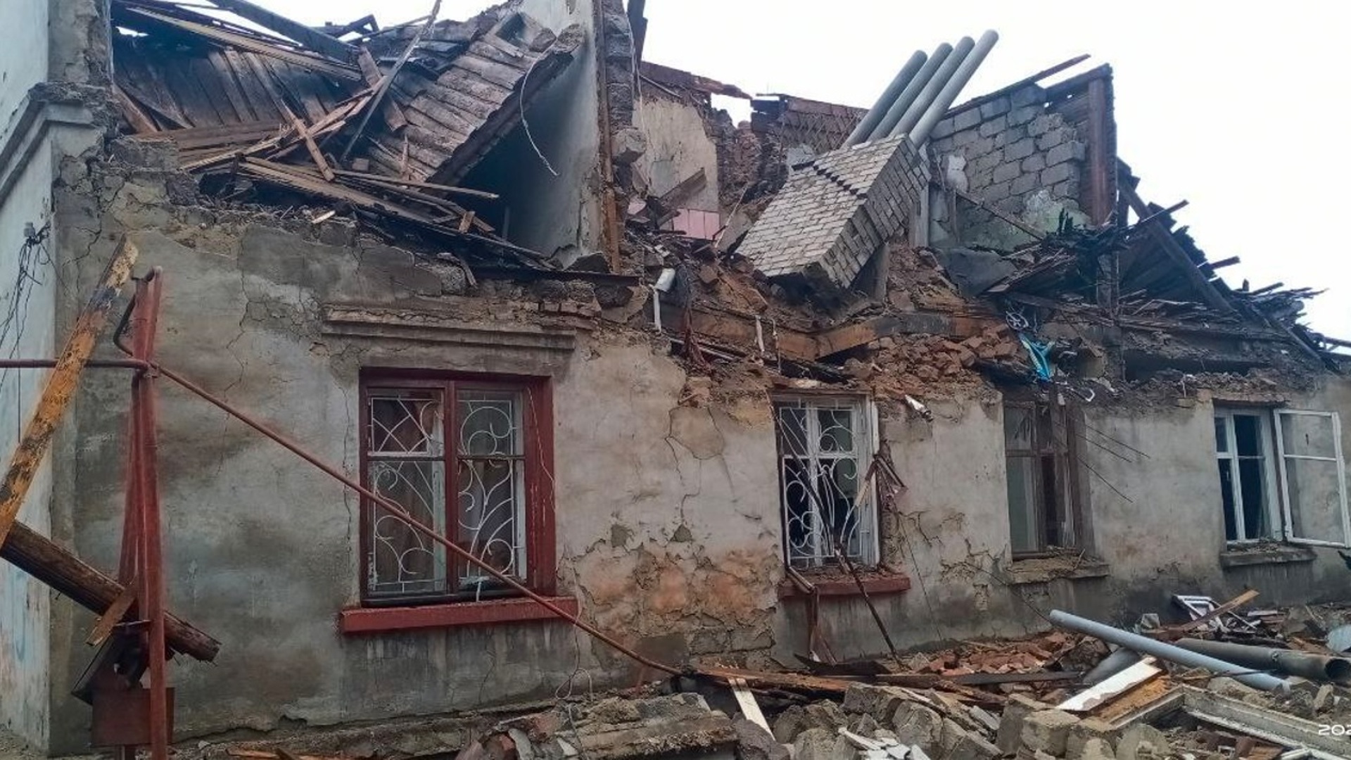 Брянка лнр. Обстрел брянки. Брянка луганская область происшествия. Брянка лнр. Фото брянка больницы.